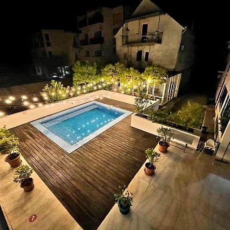 Отель Live Inn Уреки Экстерьер фото