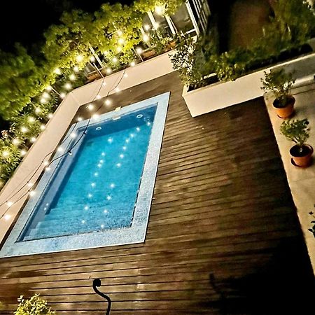 Отель Live Inn Уреки Экстерьер фото