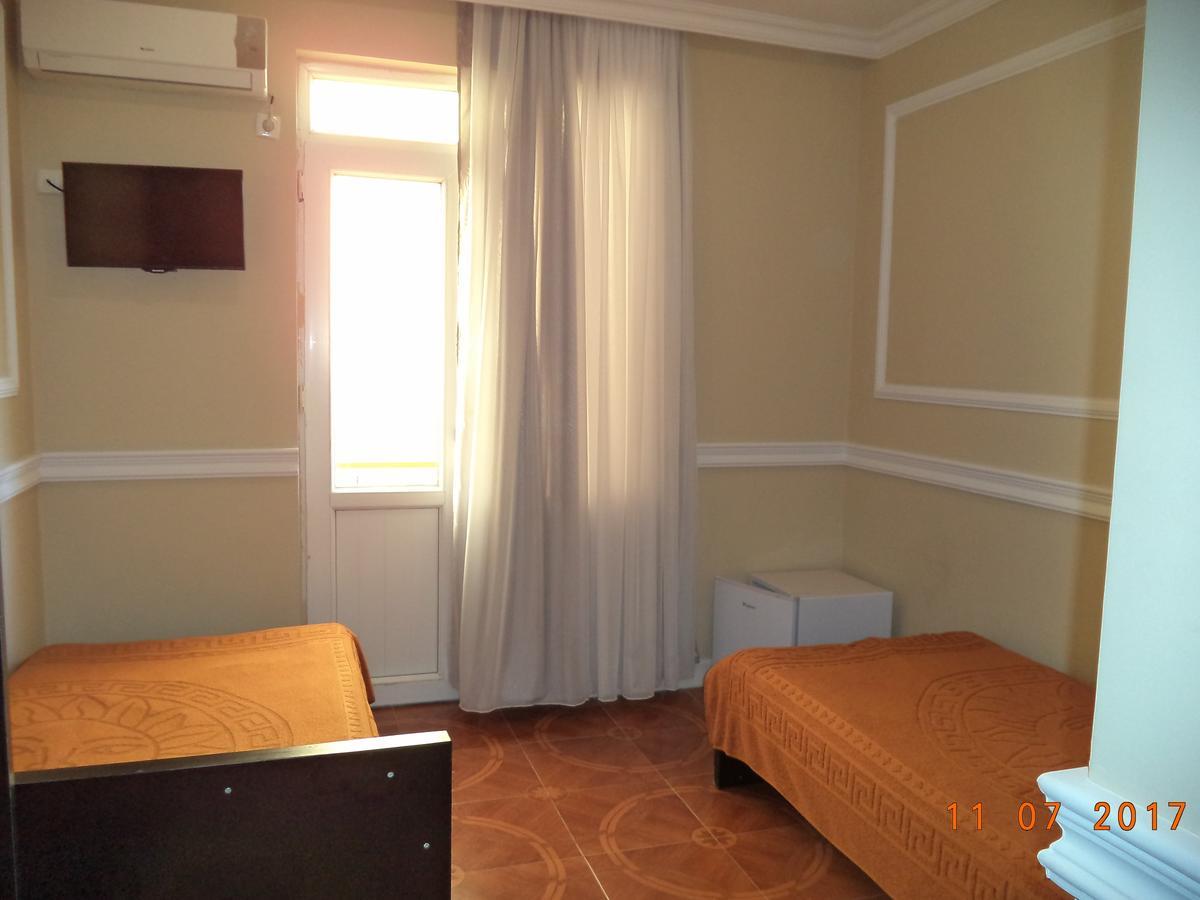 Отель Live Inn Уреки Экстерьер фото