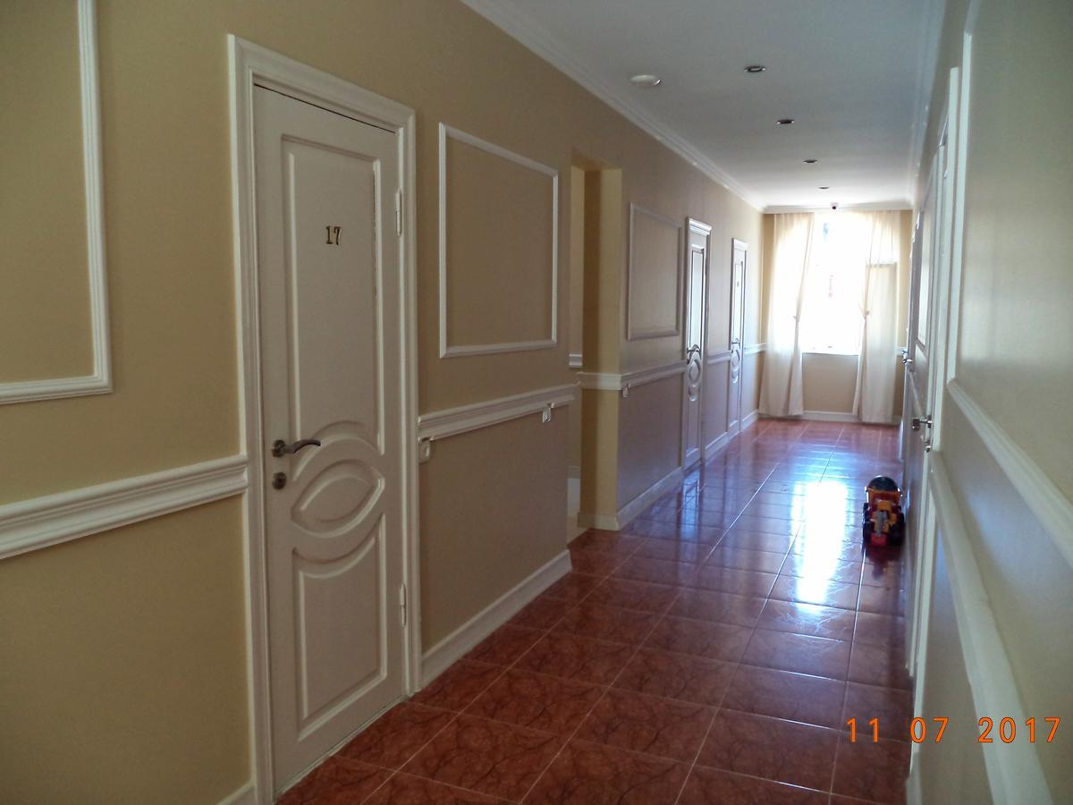 Отель Live Inn Уреки Экстерьер фото