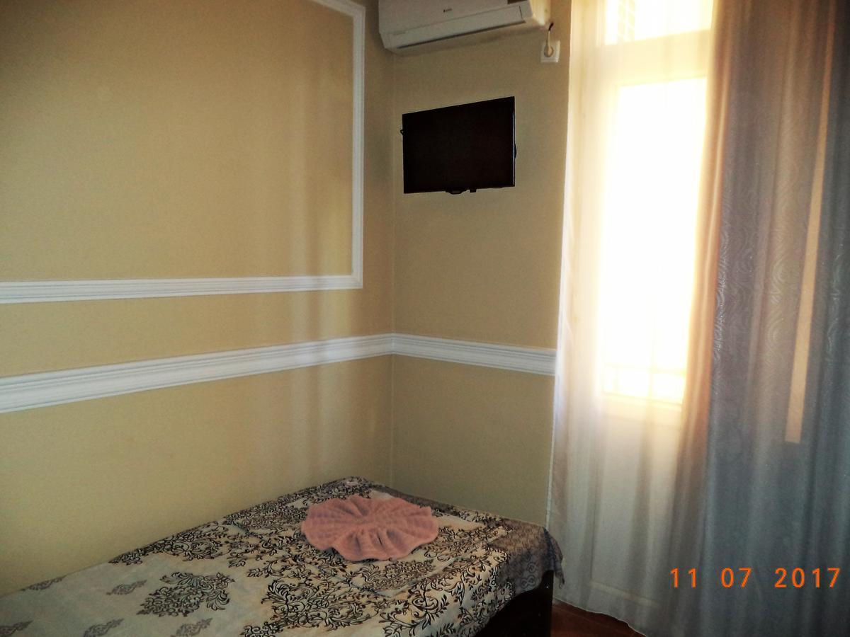 Отель Live Inn Уреки Экстерьер фото
