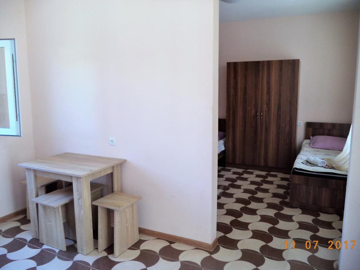 Отель Live Inn Уреки Экстерьер фото