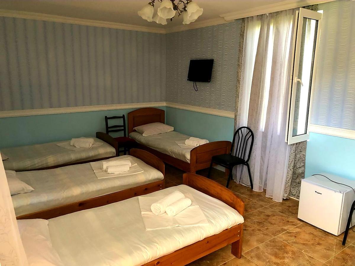 Отель Live Inn Уреки Экстерьер фото