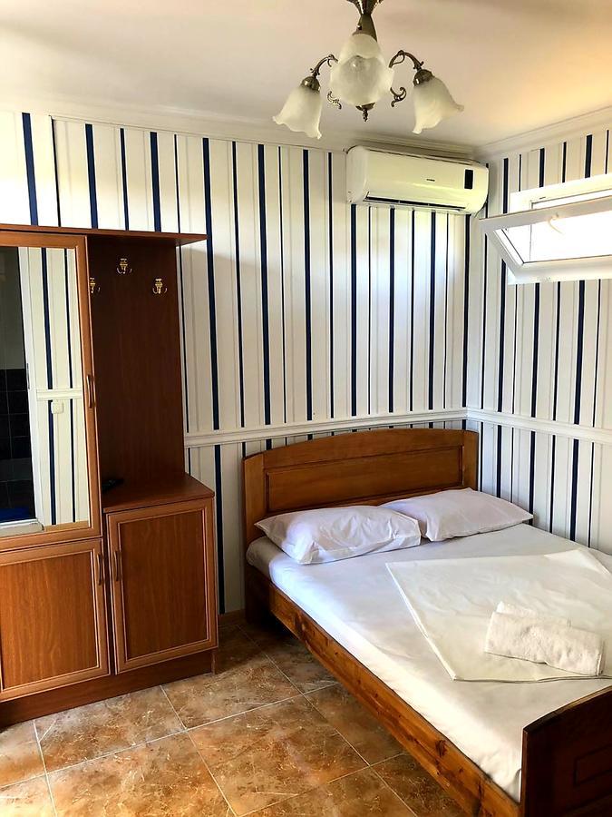 Отель Live Inn Уреки Экстерьер фото