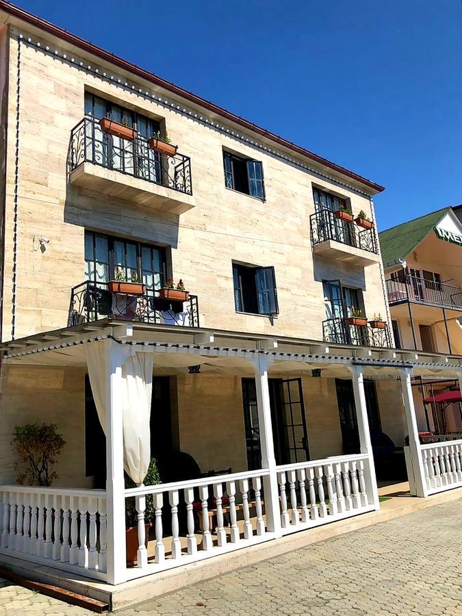 Отель Live Inn Уреки Экстерьер фото