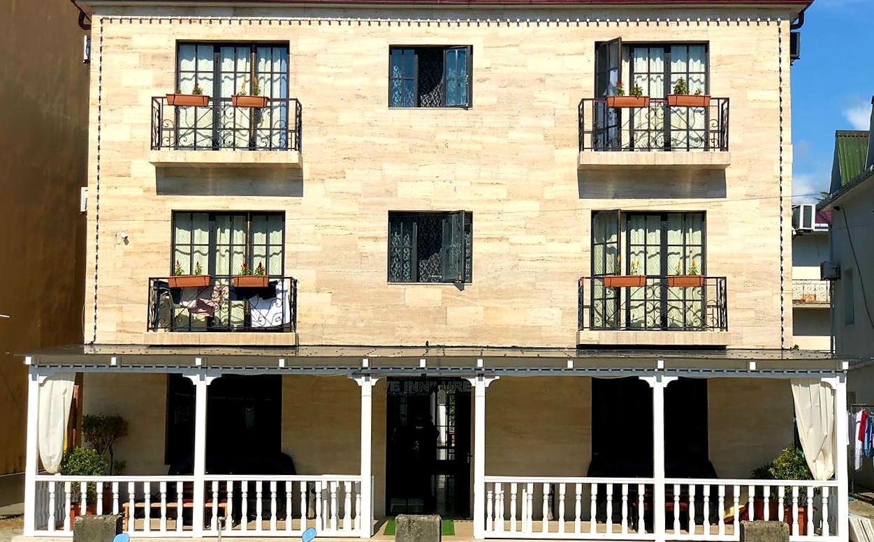 Отель Live Inn Уреки Экстерьер фото