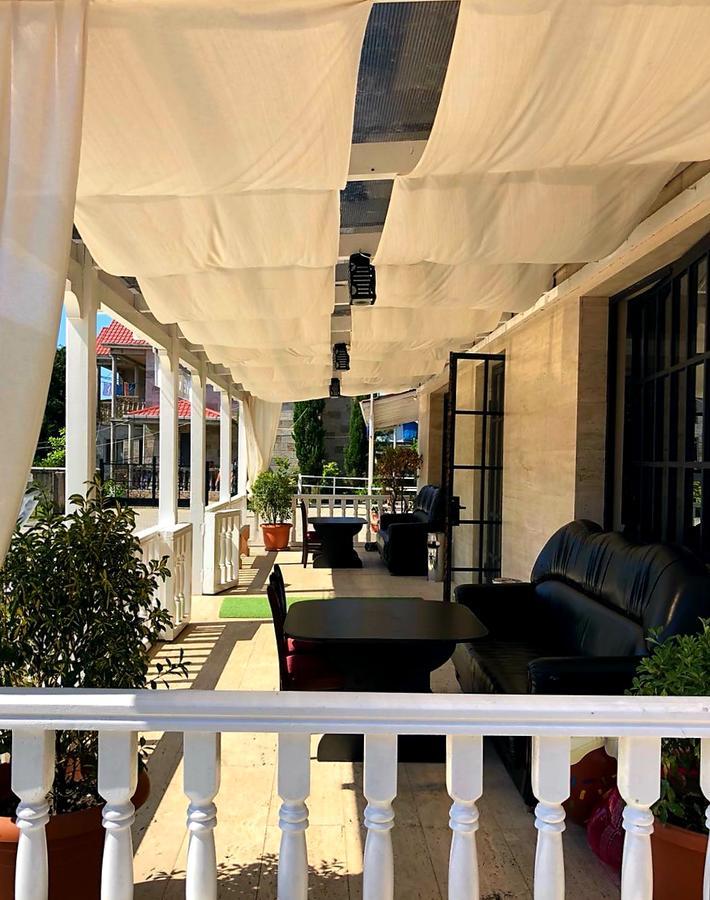 Отель Live Inn Уреки Экстерьер фото